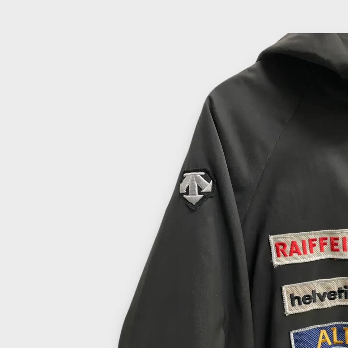 데상트 스위스 스키 후리스 바람막이 M 상품이미지5