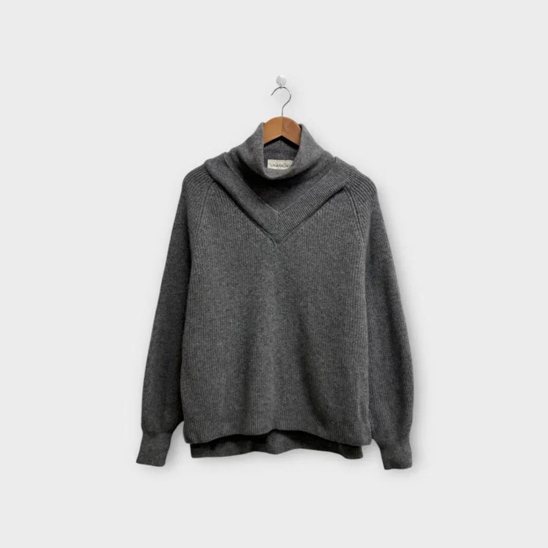 우마뭉 그레이 하이넥 니트 95 상품이미지1