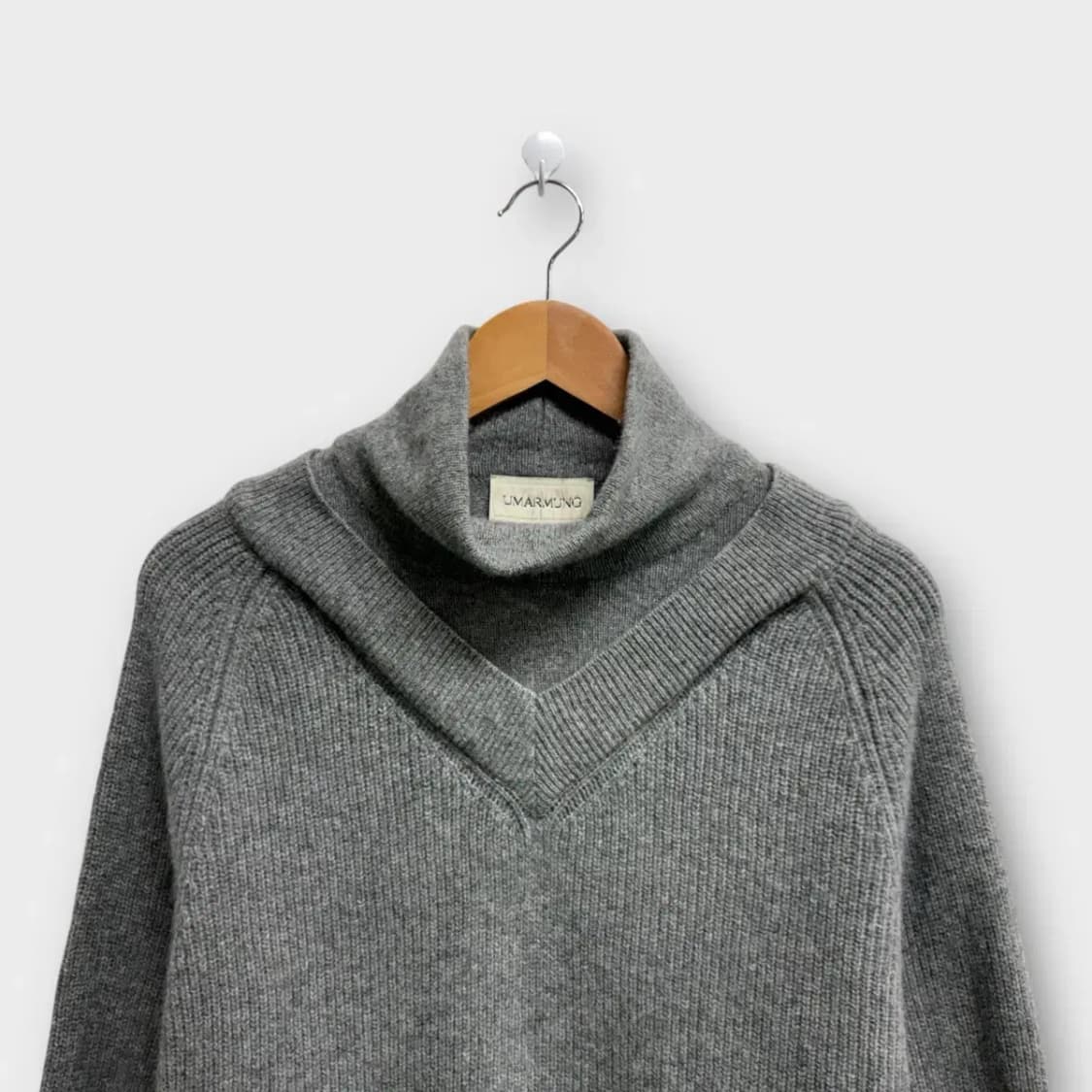 우마뭉 그레이 하이넥 니트 95 상품이미지2