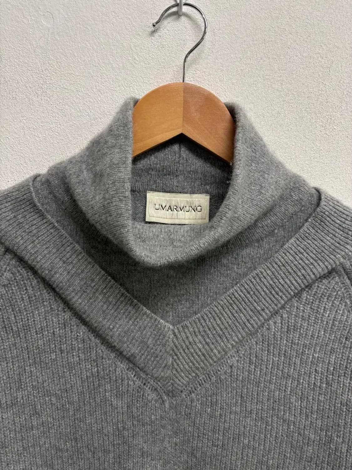 우마뭉 그레이 하이넥 니트 95 상품이미지5