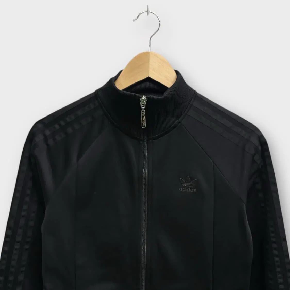 아디다스 큐빅 로고 블랙 트랙탑 95 상품이미지3