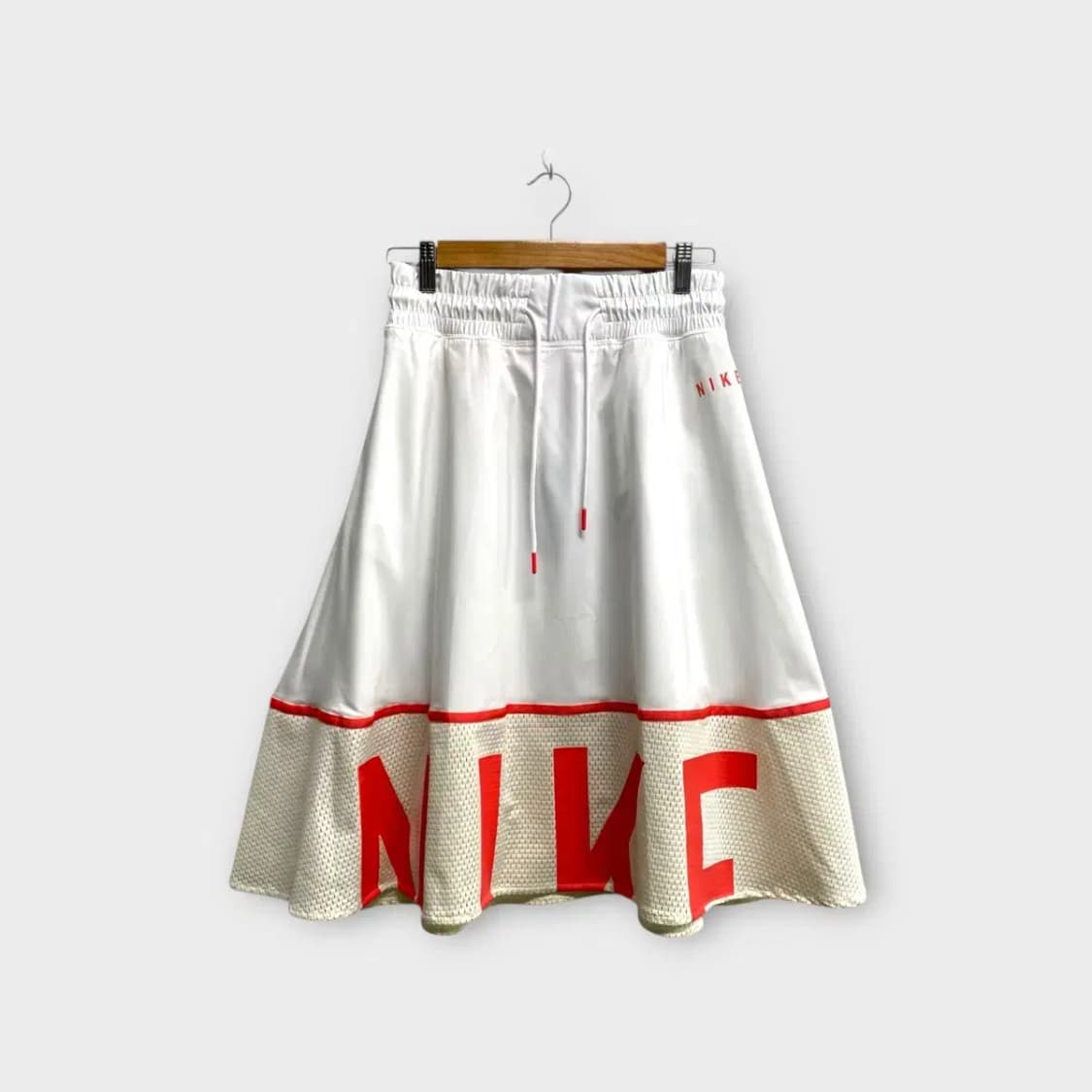 [새상품] NIKE 나이키 로고 스커트 S 상품이미지1