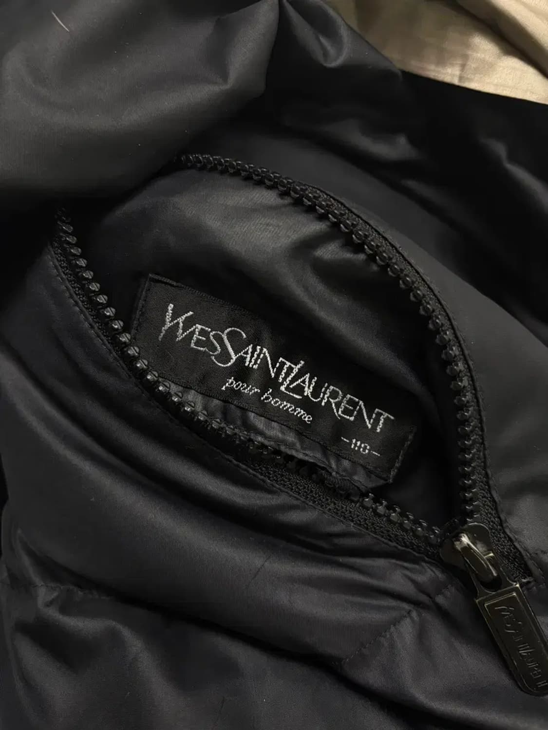 입생로랑 YSL 리버시블 블랙/베이지 구스 패딩 2XL 상품이미지7