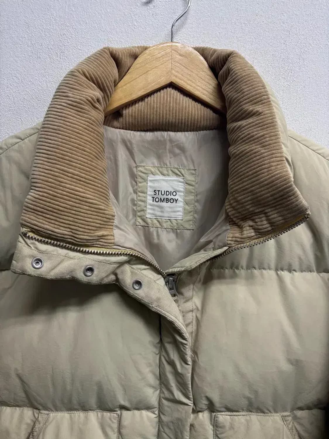 스튜디오 톰보이 넥코듀로이 덕다운 패딩 free 상품이미지5