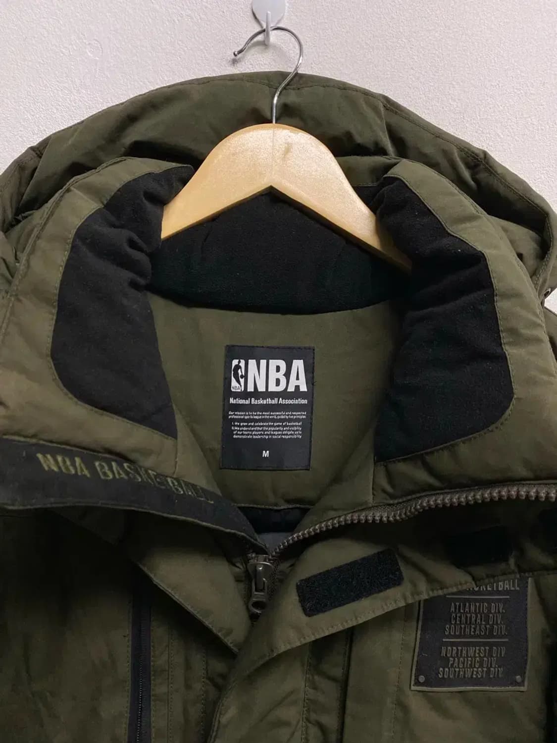NBA 카키 덕다운 패딩 M 상품이미지4
