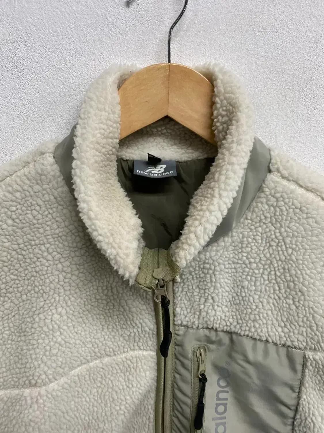 뉴발란스  NB 아이보리 뽀글이 집업 M 상품이미지6