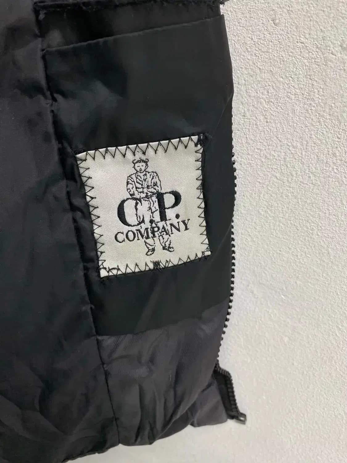 씨피컴퍼니 덕다운 패딩 베스트 L-XL 상품이미지4