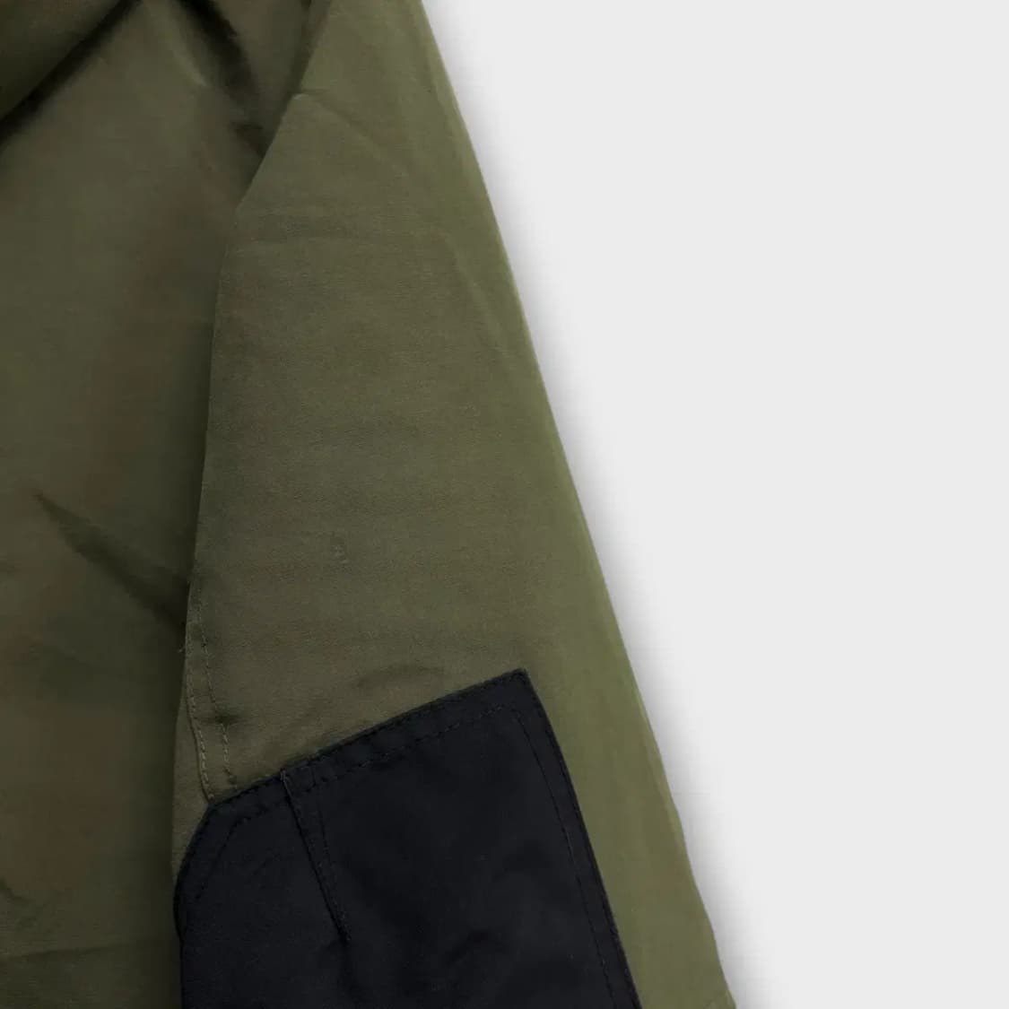 뉴발란스 NB 카키색 구스패딩 90 상품이미지4