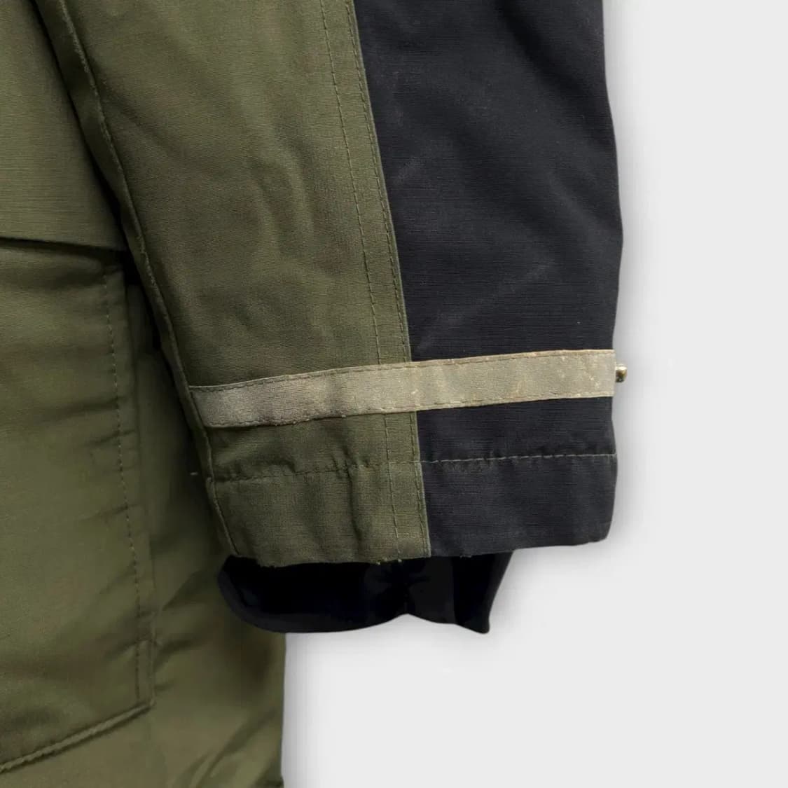 뉴발란스 NB 카키색 구스패딩 90 상품이미지5