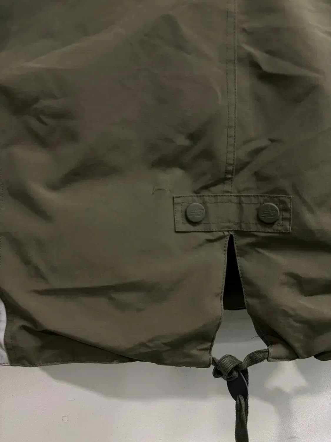 뉴발란스 NB 카키색 구스패딩 90 상품이미지8