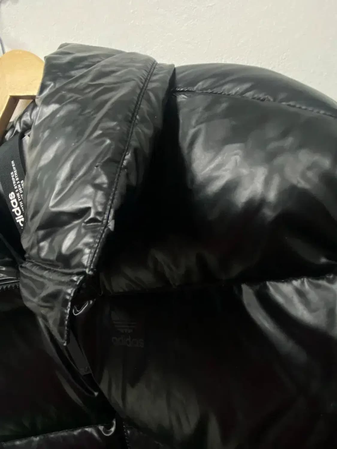 아디다스 오리지널 유광 숏패딩 덕다운 블랙 XS-M 상품이미지9