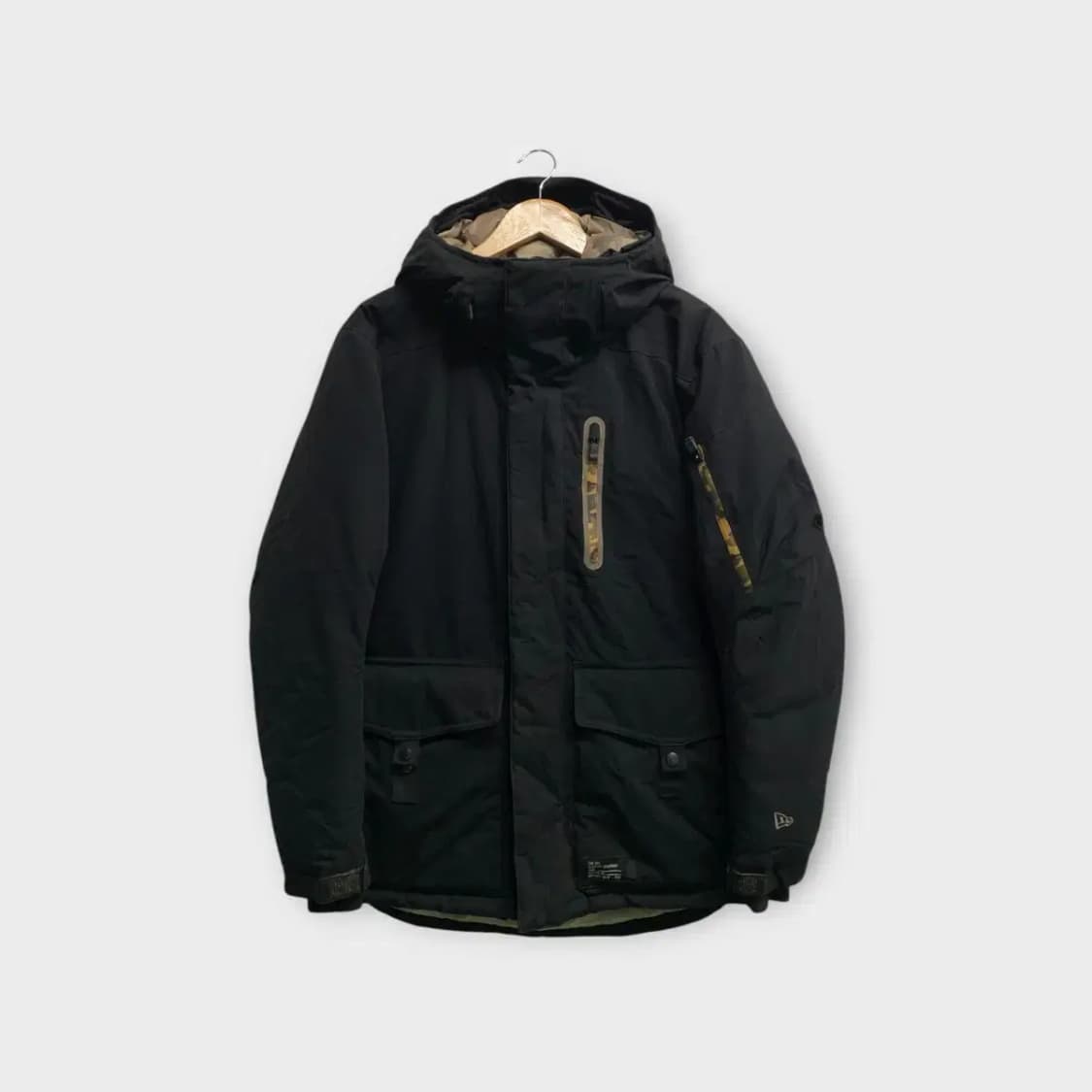 뉴에라 덕다운 패딩 L 상품이미지1