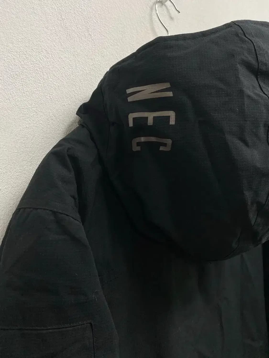 뉴에라 덕다운 패딩 L 상품이미지4