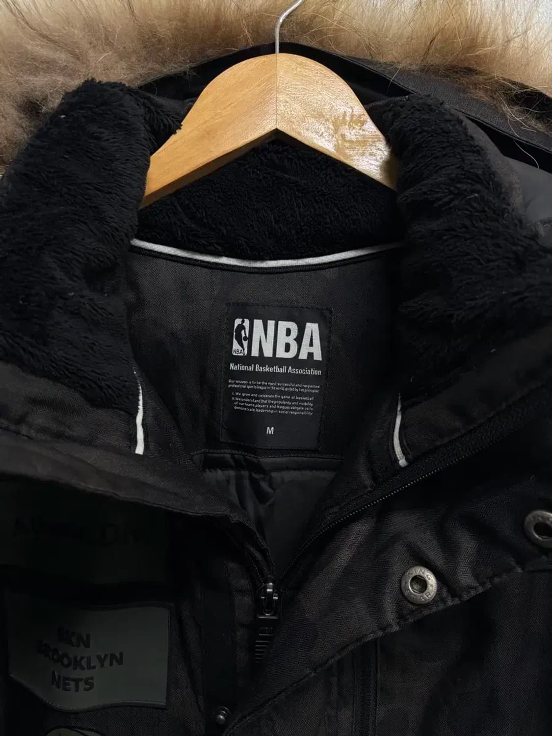 NBA 너구리털 다운패딩 M 상품이미지5