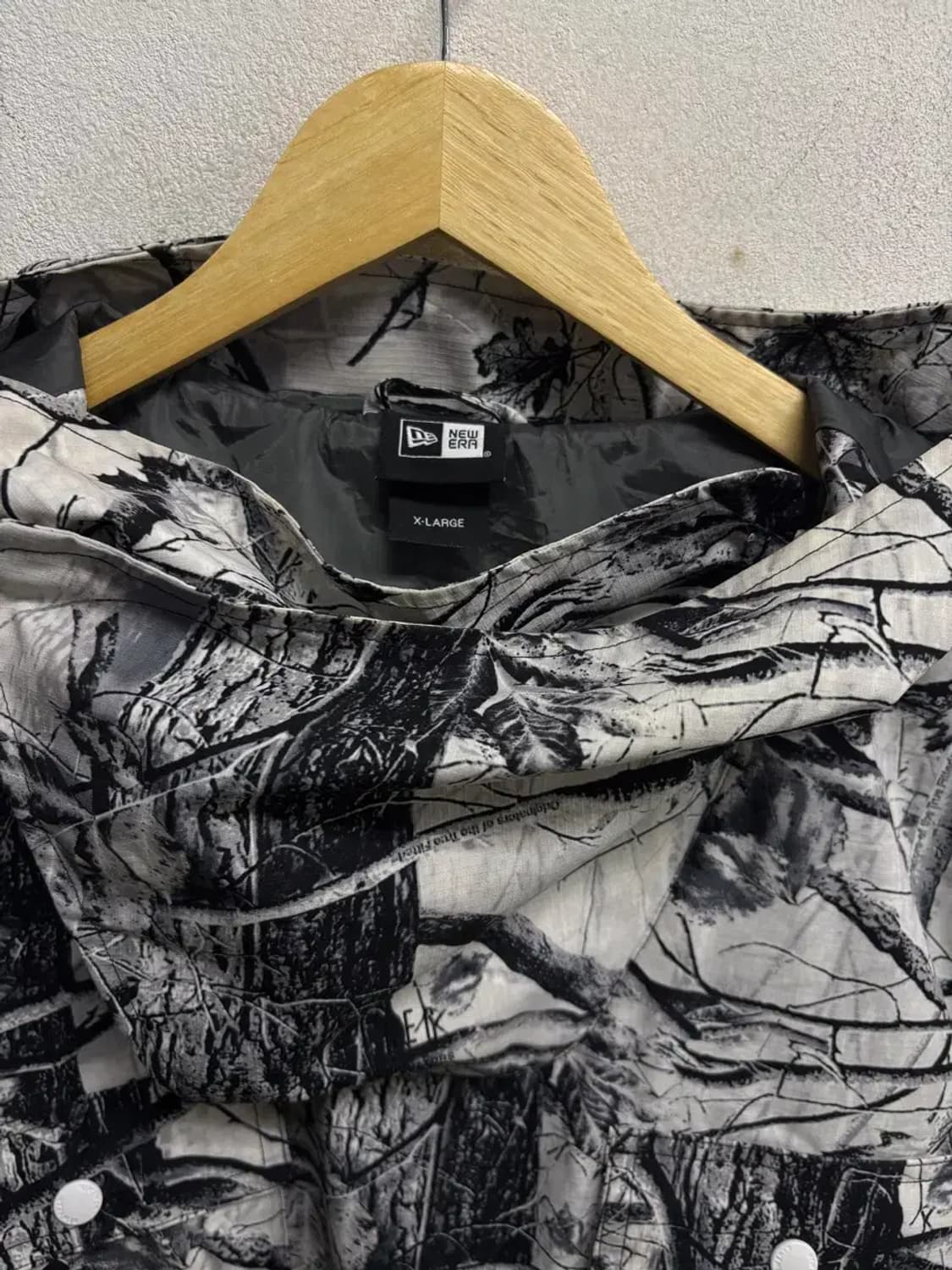 뉴에라 리얼트리 스노우 카모 바람막이 자켓 XL 상품이미지5