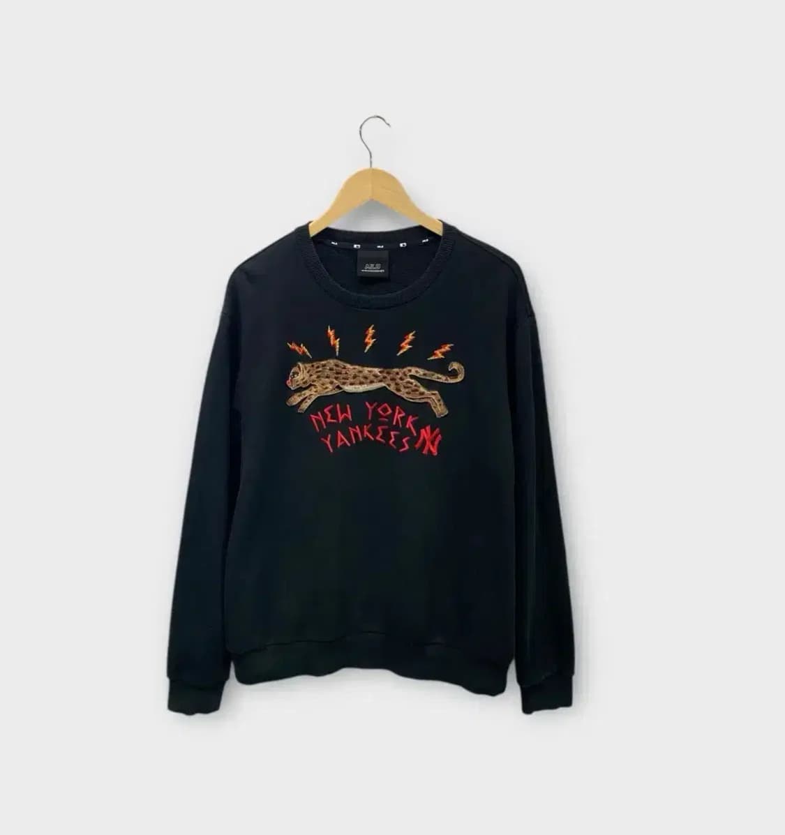 MLB 뉴욕양키스 호피 블랙팬서 맨투맨 L 상품이미지1