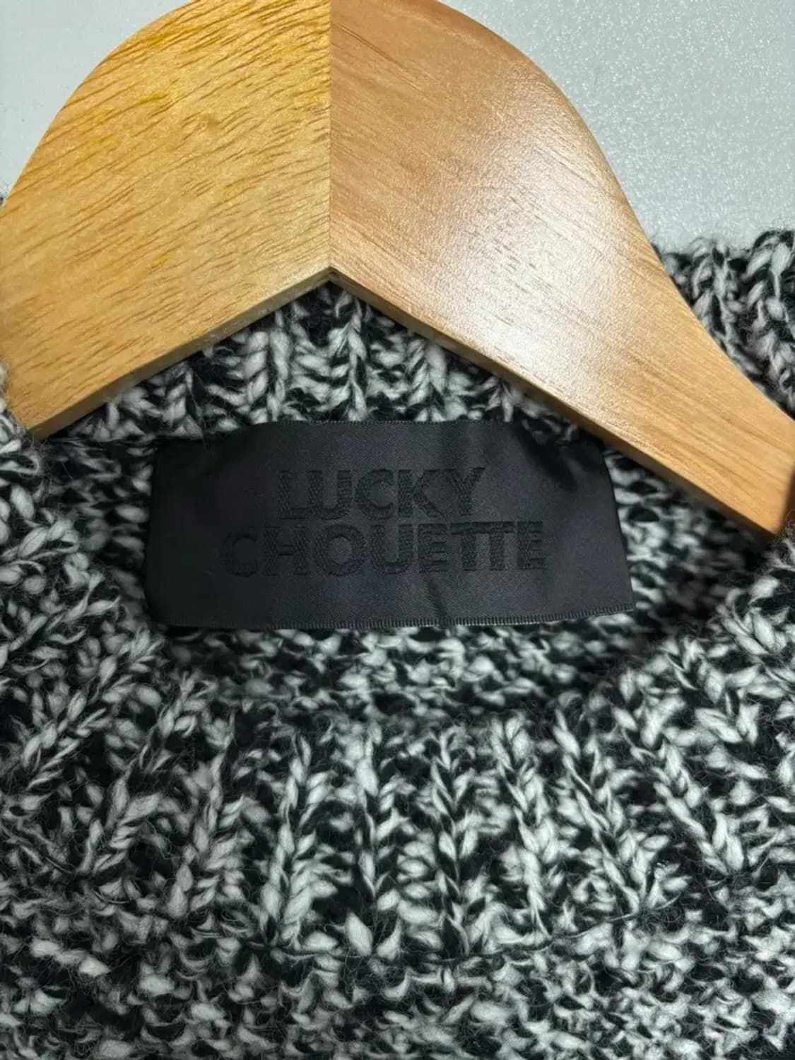 럭키슈에뜨 블랙 믹스 보카시 스웨터 free 상품이미지3