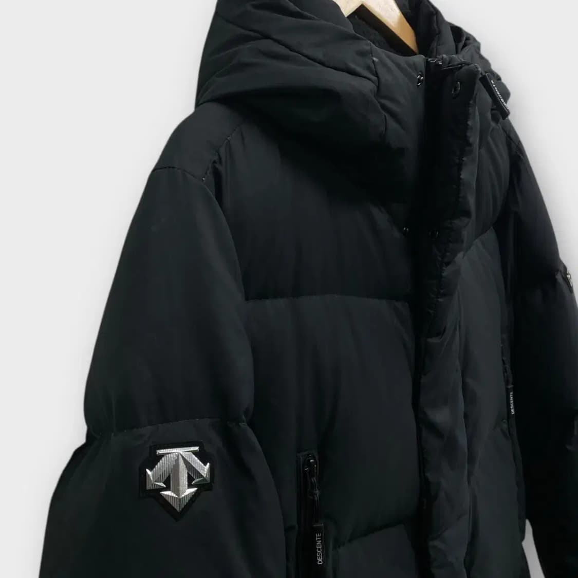 데상트 올블랙 덕다운 롱패딩 90 상품이미지2