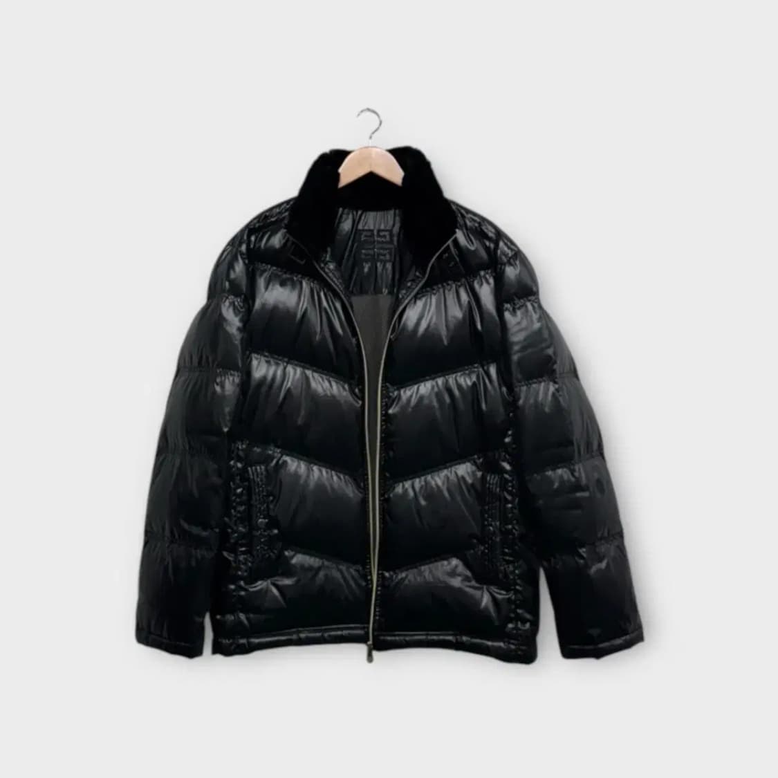 지방시 GIVENCHY 글로시 유광패딩 105 상품이미지1