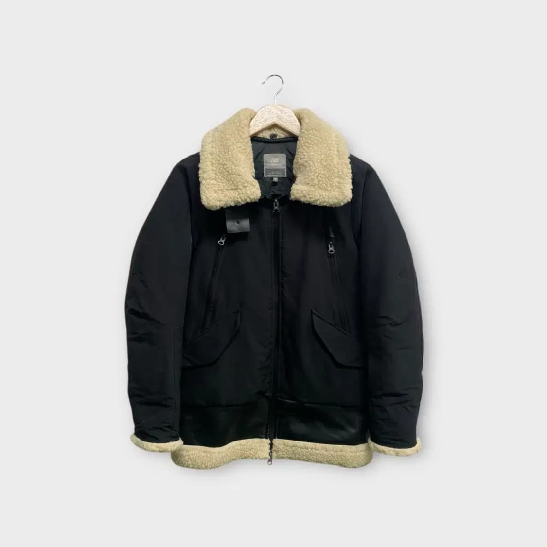 뉴발란스 블랙 뽀글이 숏패딩 S 상품이미지1