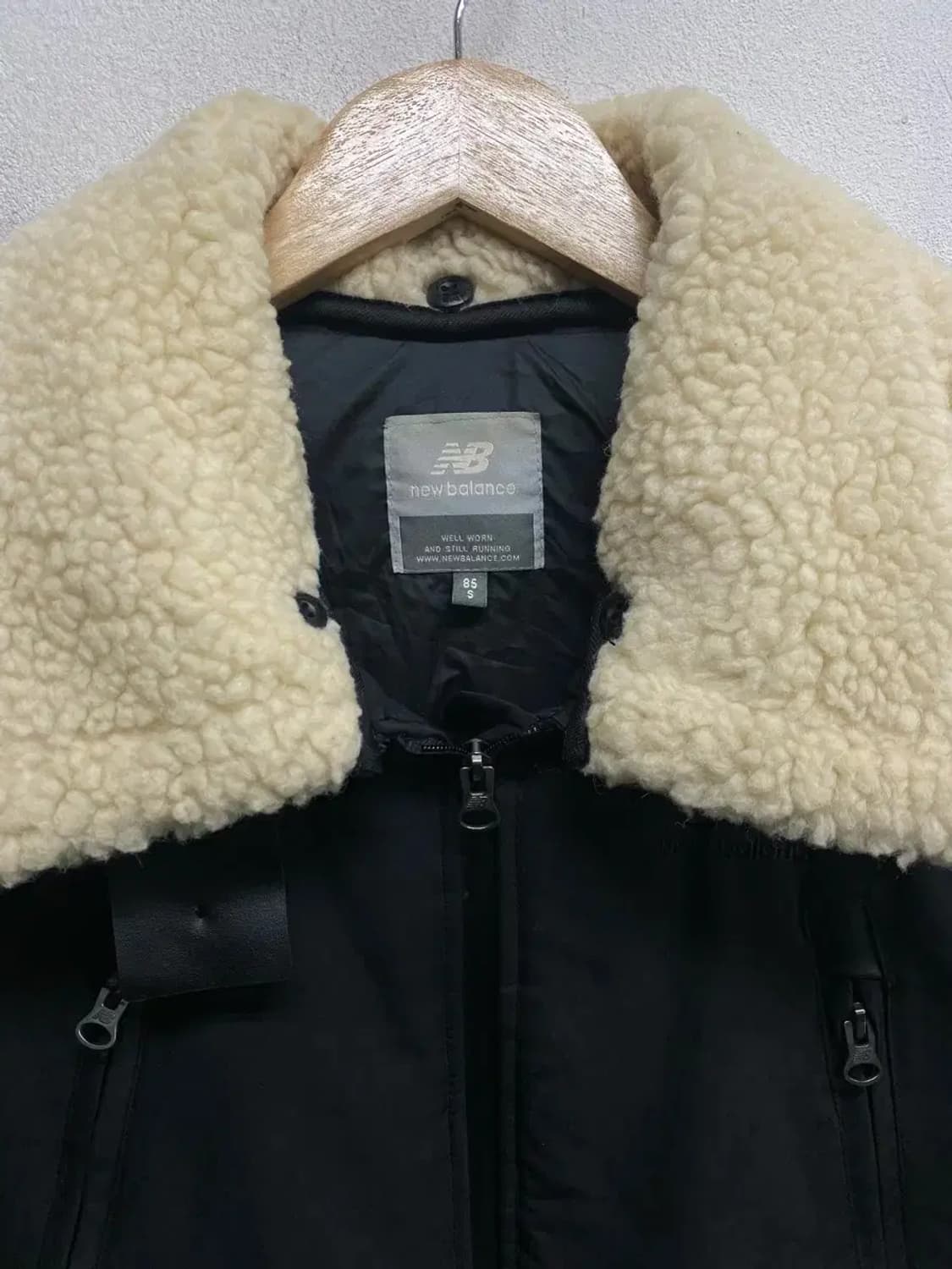 뉴발란스 블랙 뽀글이 숏패딩 S 상품이미지5