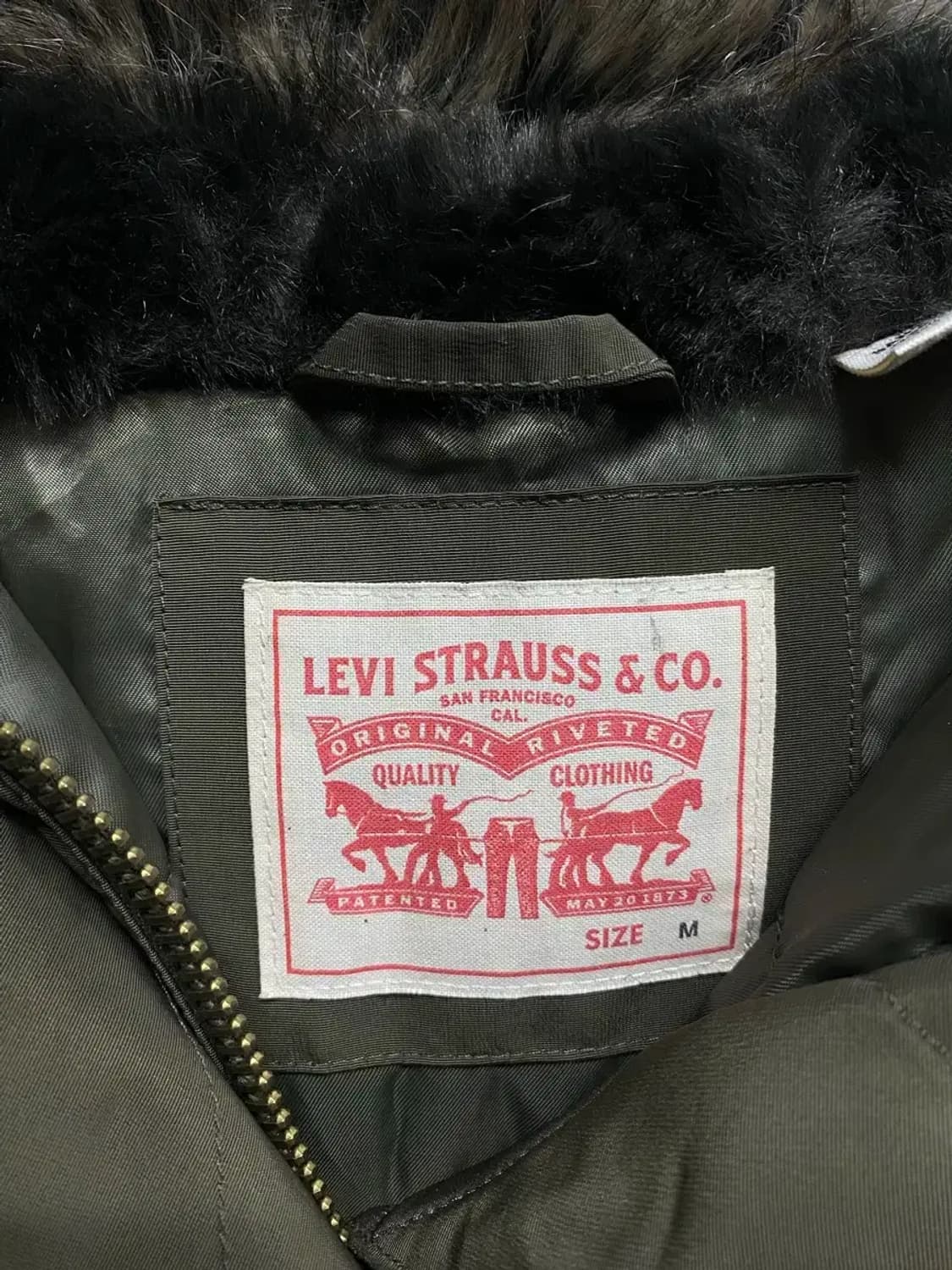 리바이스 하이넥 오리털 카키 패딩 M 상품이미지6