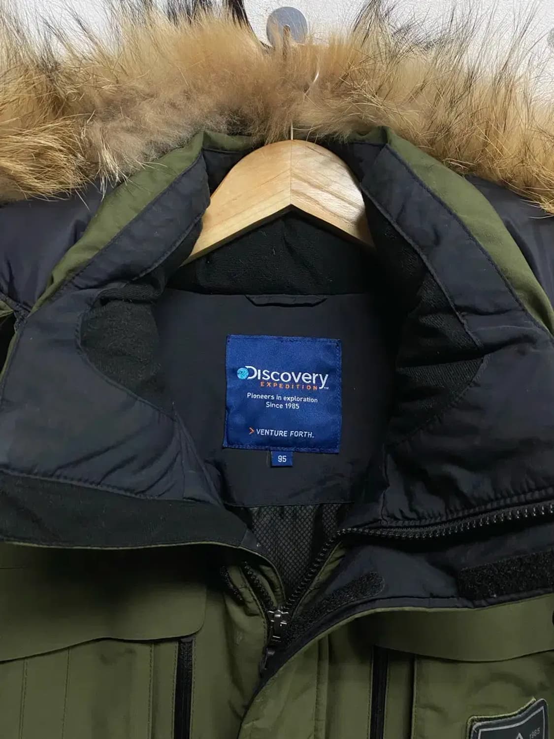 디스커버리 익스페디션 카키색 패딩 95 상품이미지4