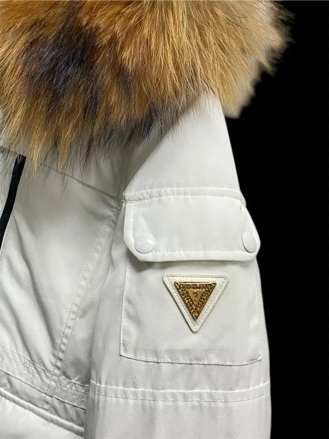 게스 너구리털 화이트 덕다운 패딩 XS-M 상품이미지2