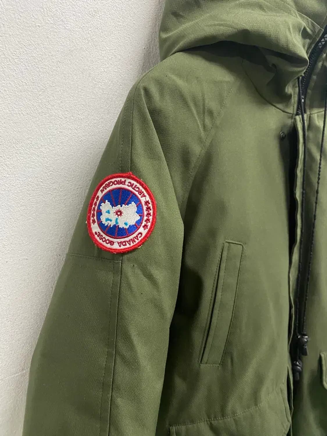 캐나다구스 카키 봄버 패딩 S 상품이미지4