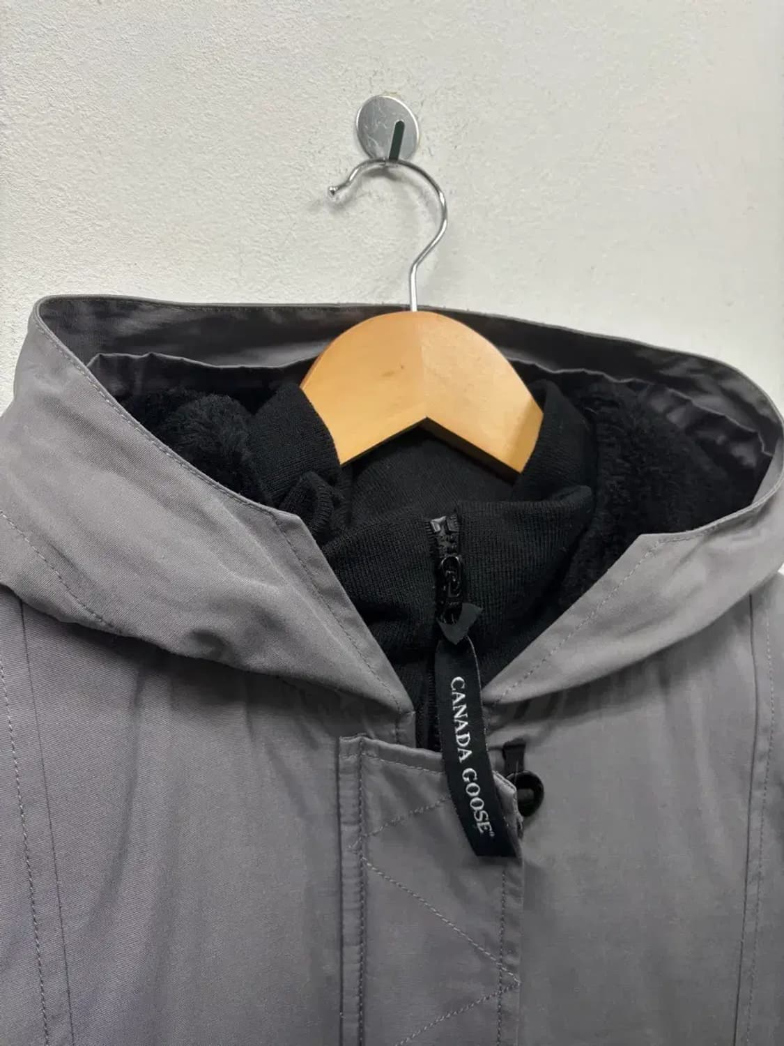 캐나다구스 익스페디션 그레이 패딩 M 상품이미지9