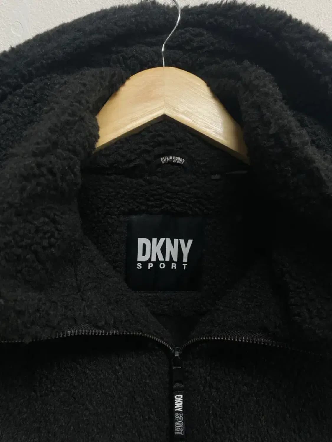 DKNY 하이넥 블랙 뽀글이 집업 S 상품이미지5