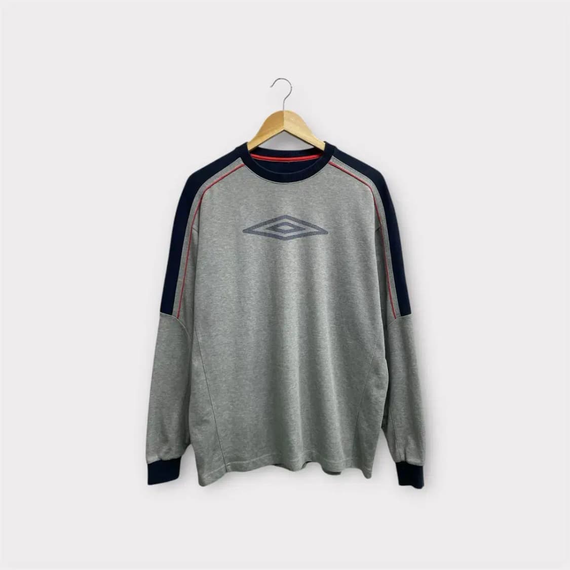 엄브로 로고 그레이 맨투맨 XL 상품이미지1