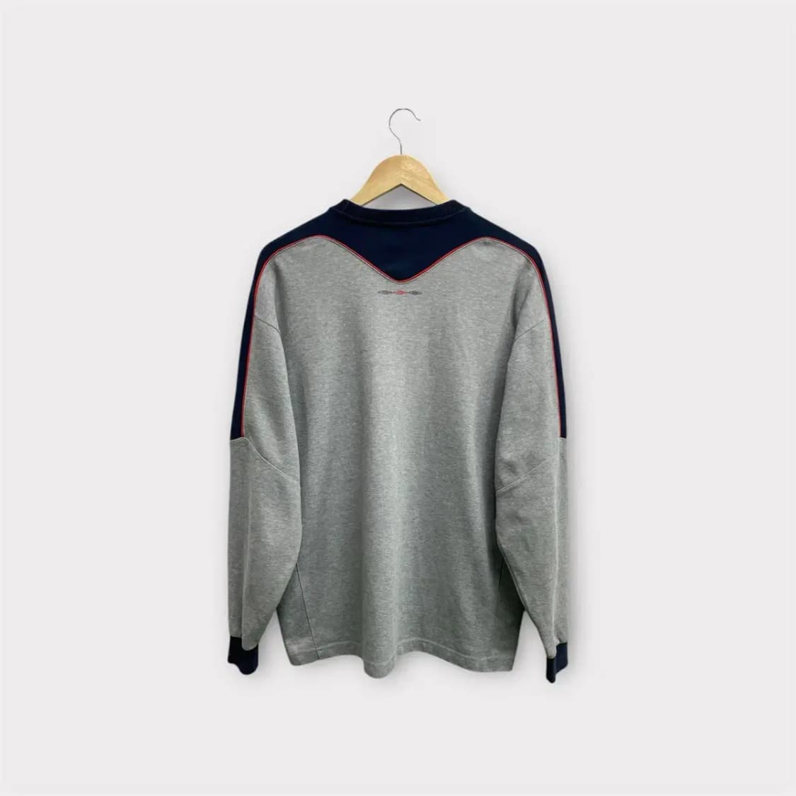 엄브로 로고 그레이 맨투맨 XL 상품이미지3