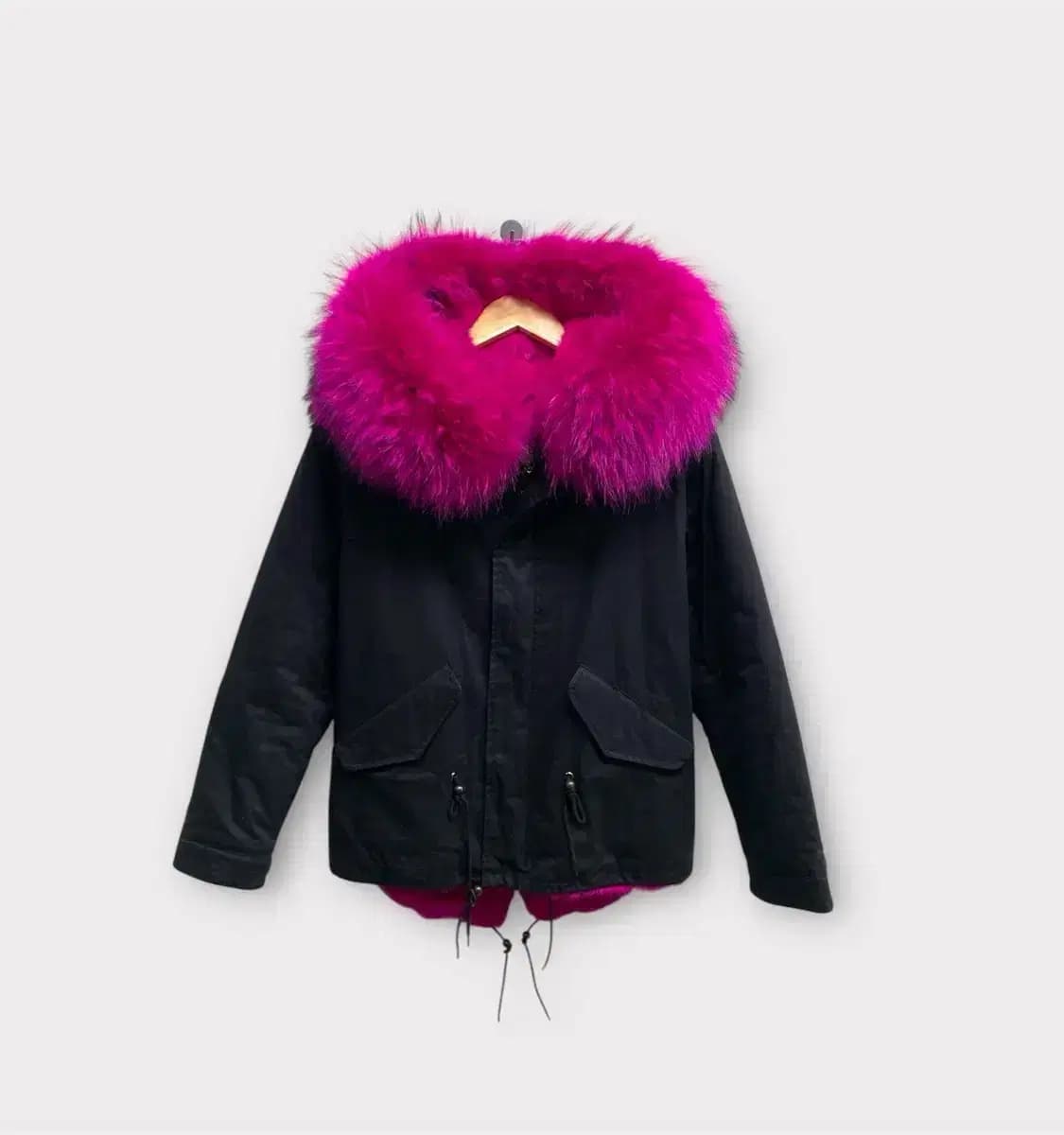 미스터앤미세스 블랙 핑크 퍼 후드 털야상 XS 상품이미지1