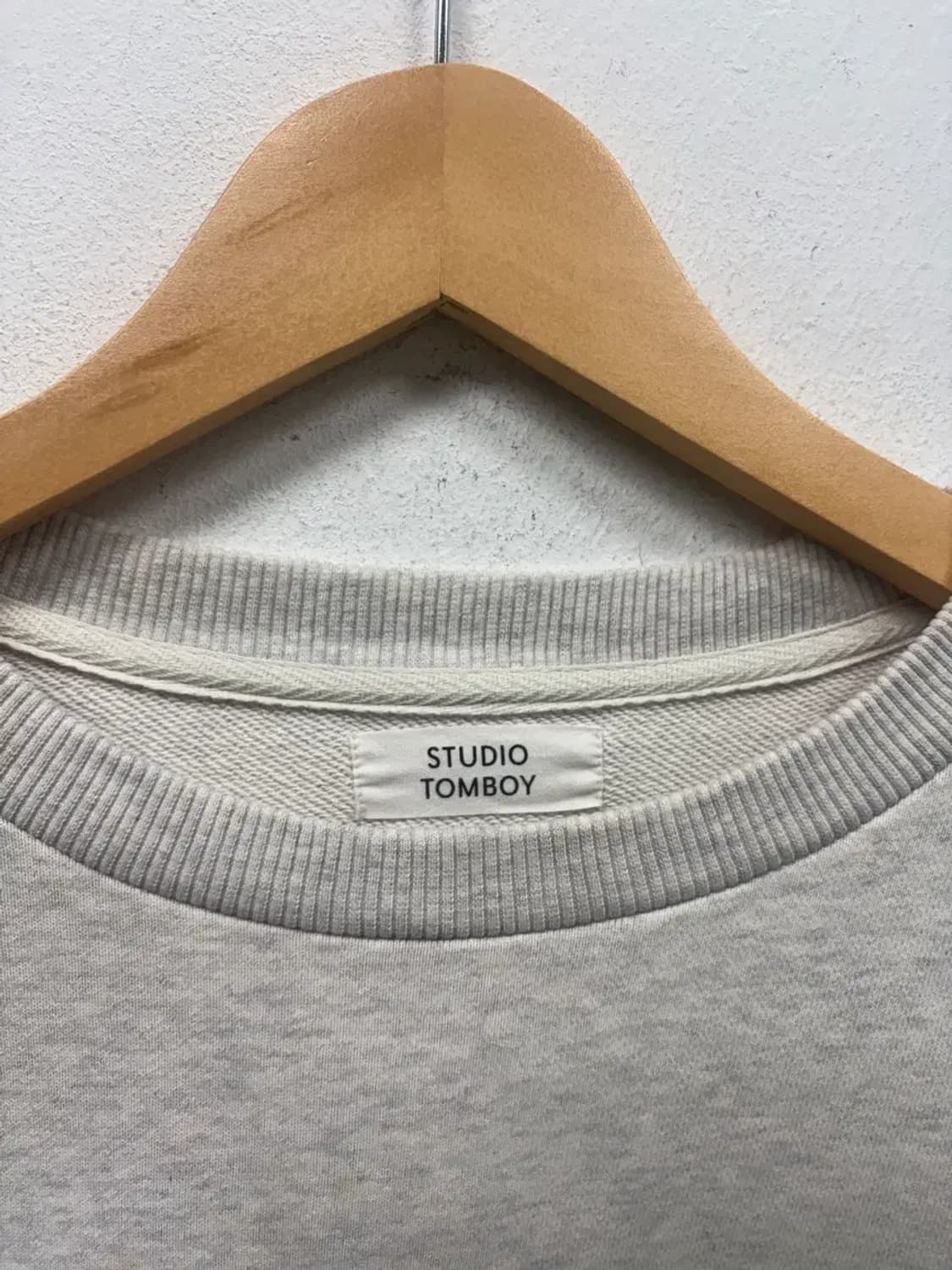 스튜디오톰보이 시그니처핏 크롭 맨투맨 Free 상품이미지6