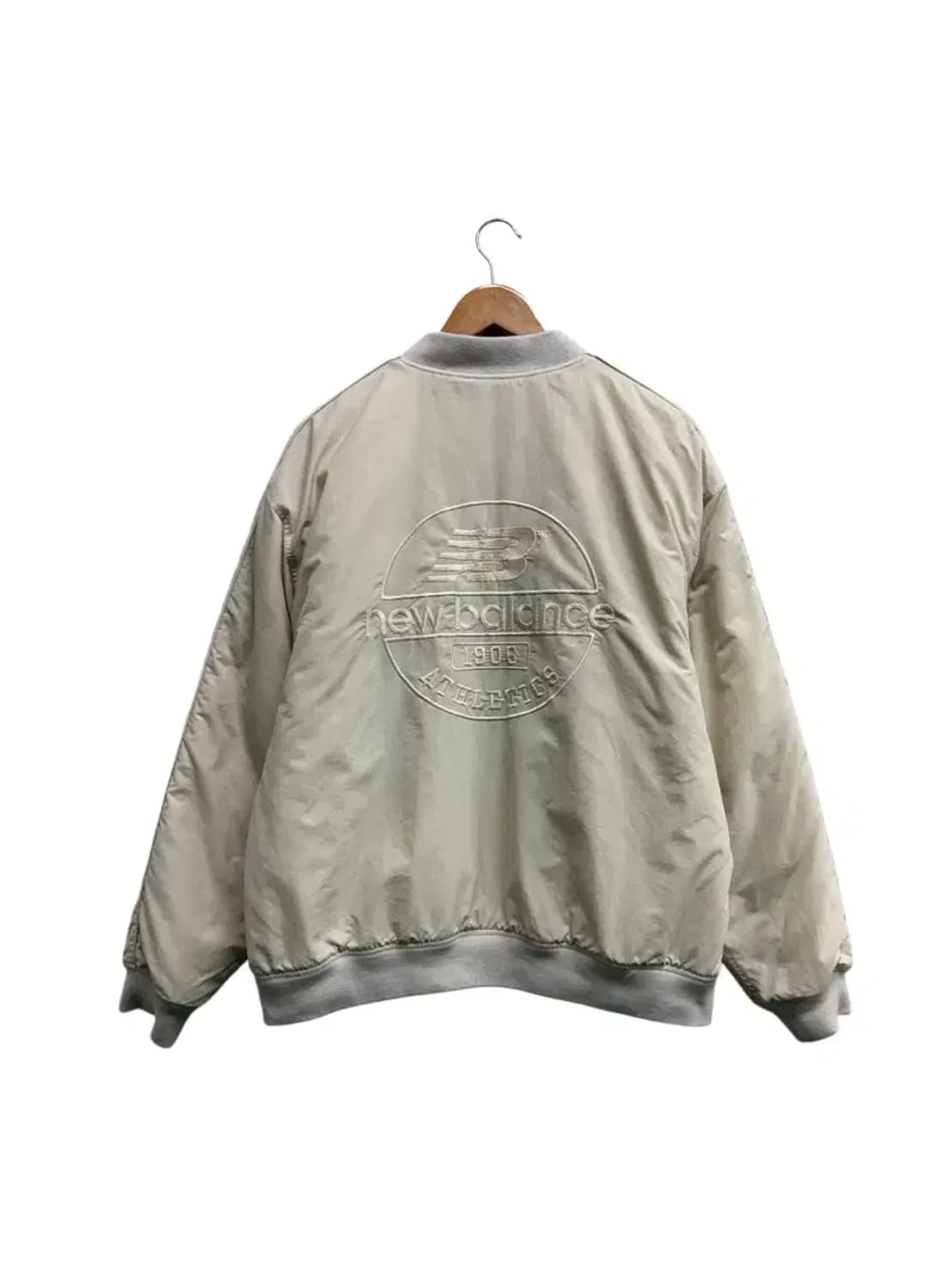 뉴발란스 NB 아이보리 바시티 패딩 L 상품이미지3