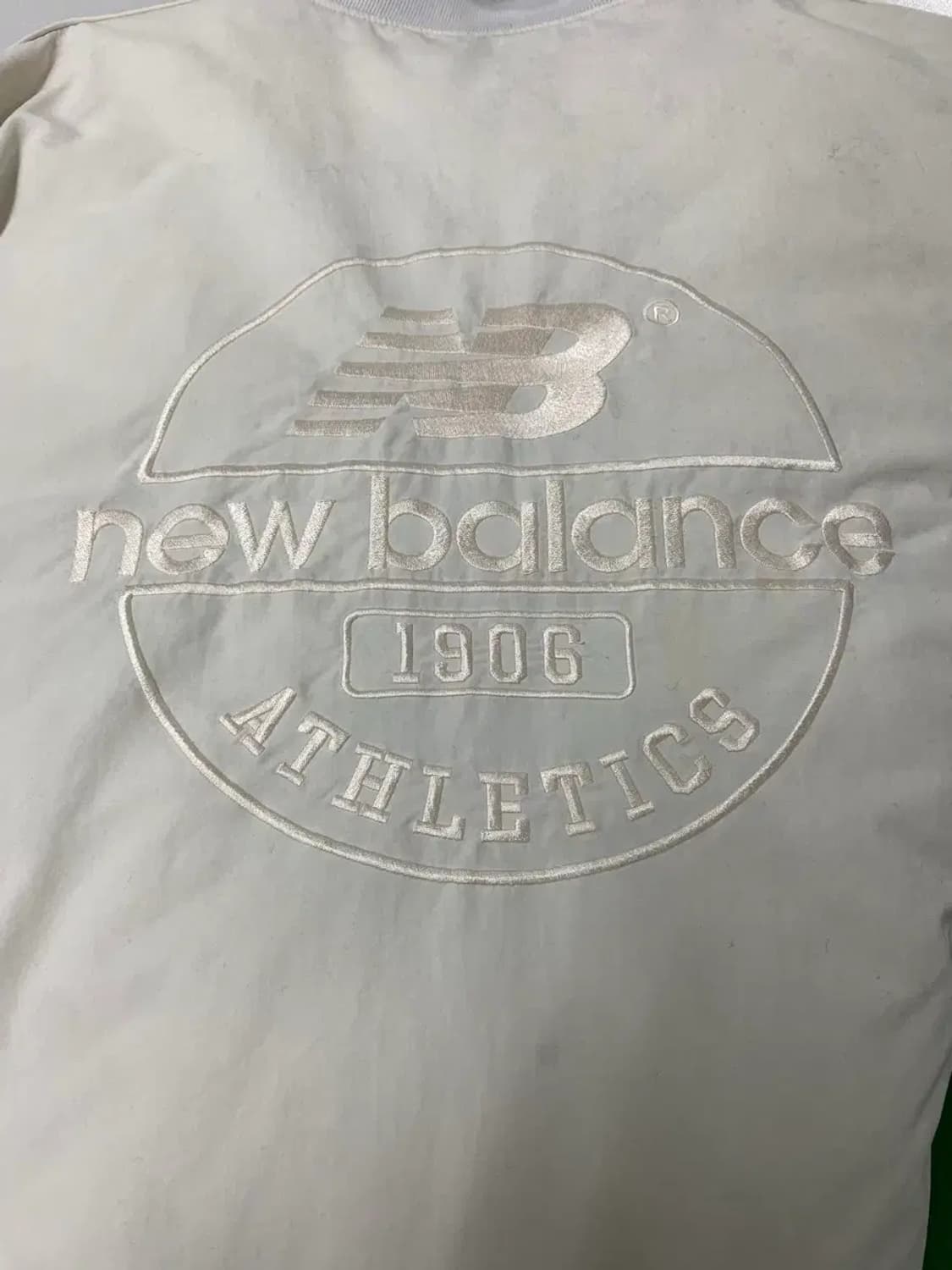 뉴발란스 NB 아이보리 바시티 패딩 L 상품이미지5