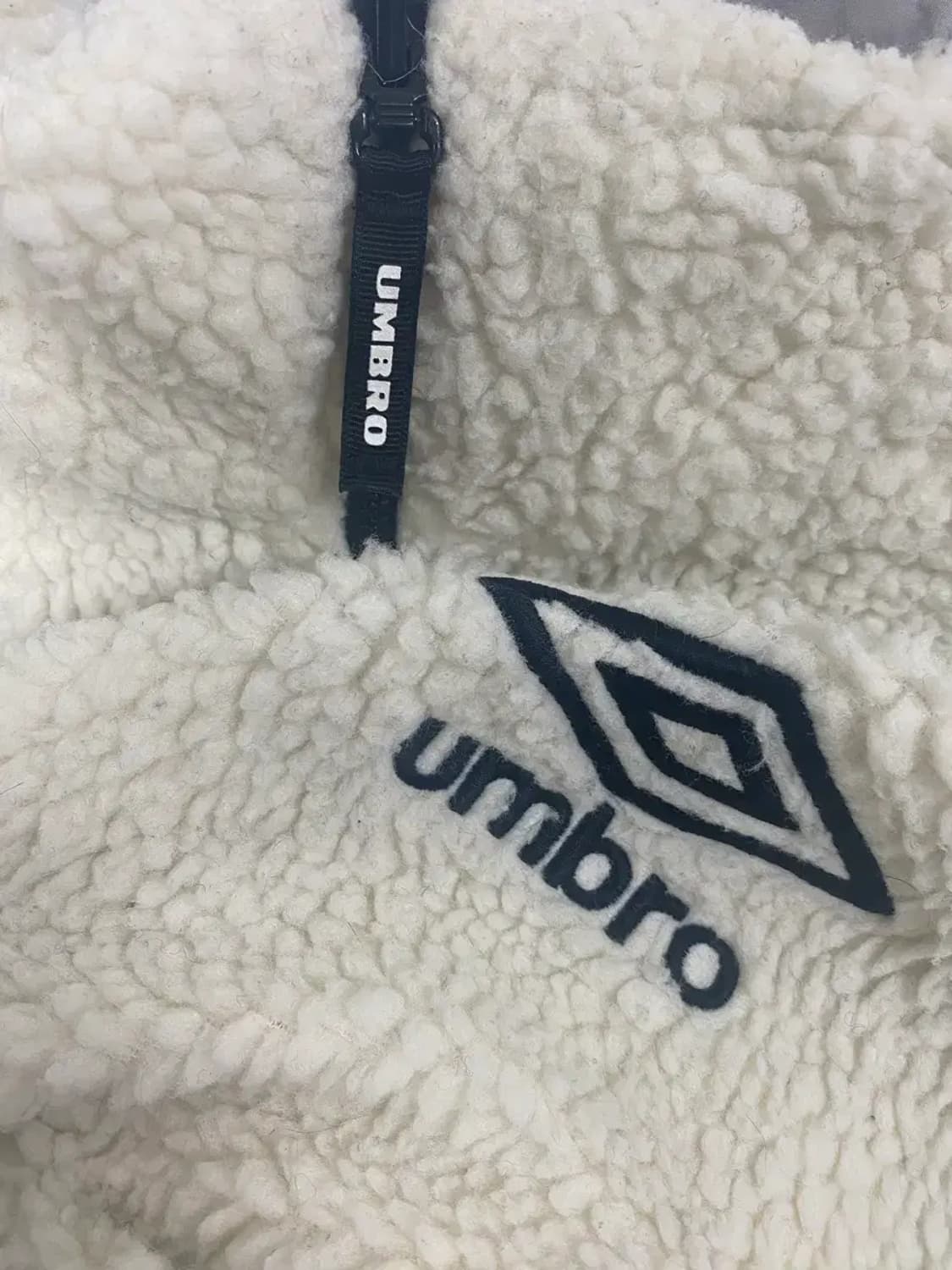 엄브로 Umbro 리버시블 뽀글이 패딩 L 상품이미지2
