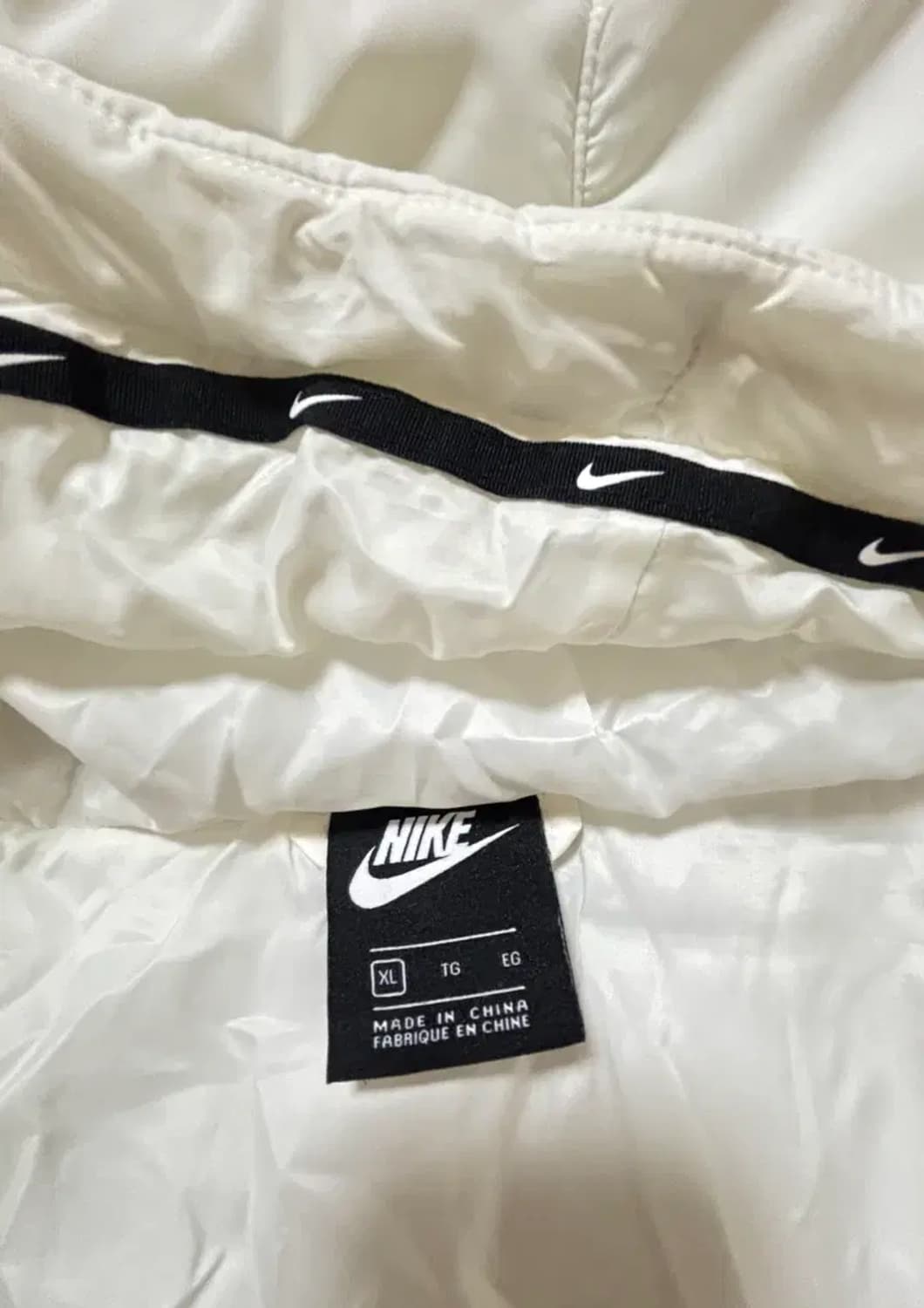 나이키 스우시 화이트 경량 롱패딩 L-XL 상품이미지7