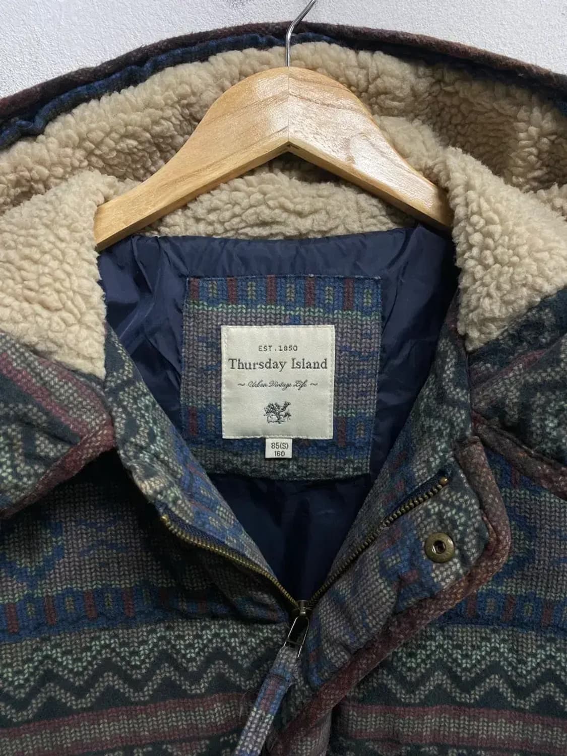 써스데이아일랜드 오리털 페이즐리 패딩코트 S-M 상품이미지4