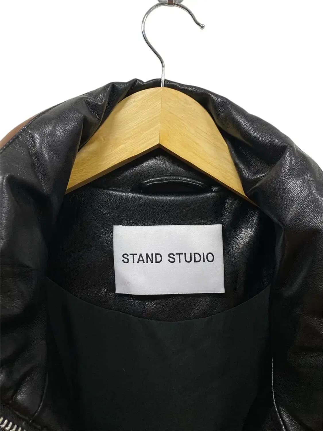 스텐드스튜디오 Stand Studio 유광패딩 M-L 상품이미지5