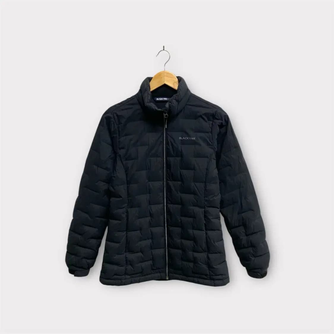 블랙야크 엠보 구스 경량패딩 90 상품이미지1