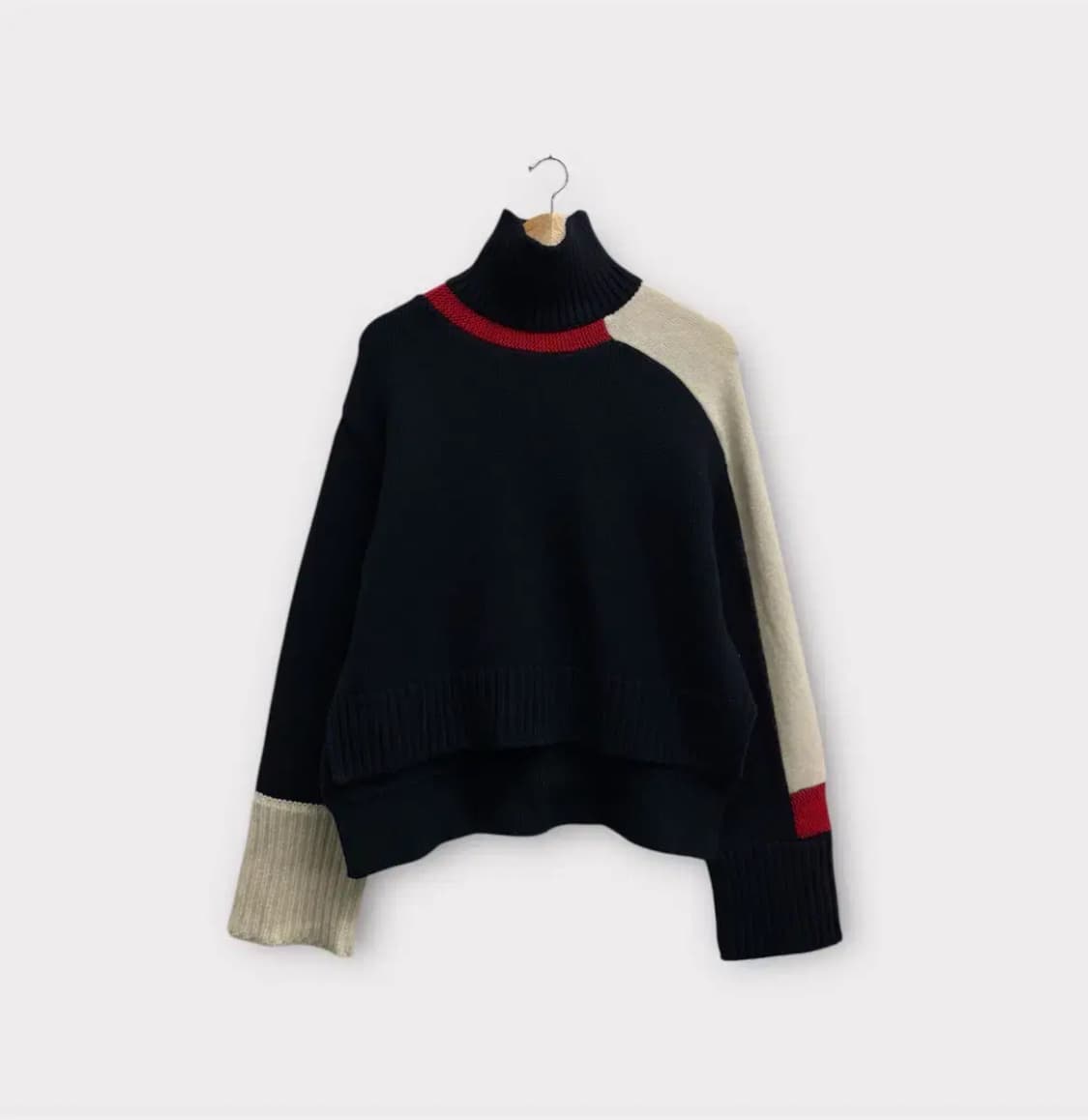 문제이(MOON J) 울 혼방 터틀넥 스웨터 free 상품이미지1