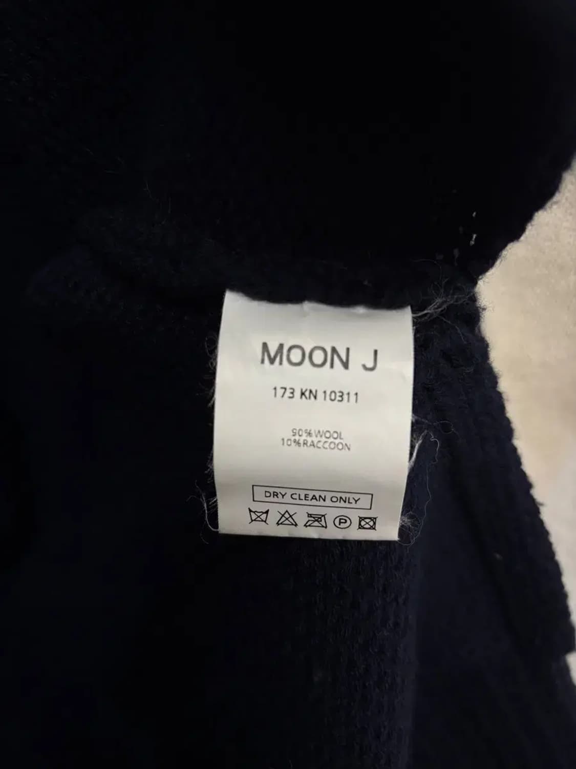 문제이(MOON J) 울 혼방 터틀넥 스웨터 free 상품이미지5