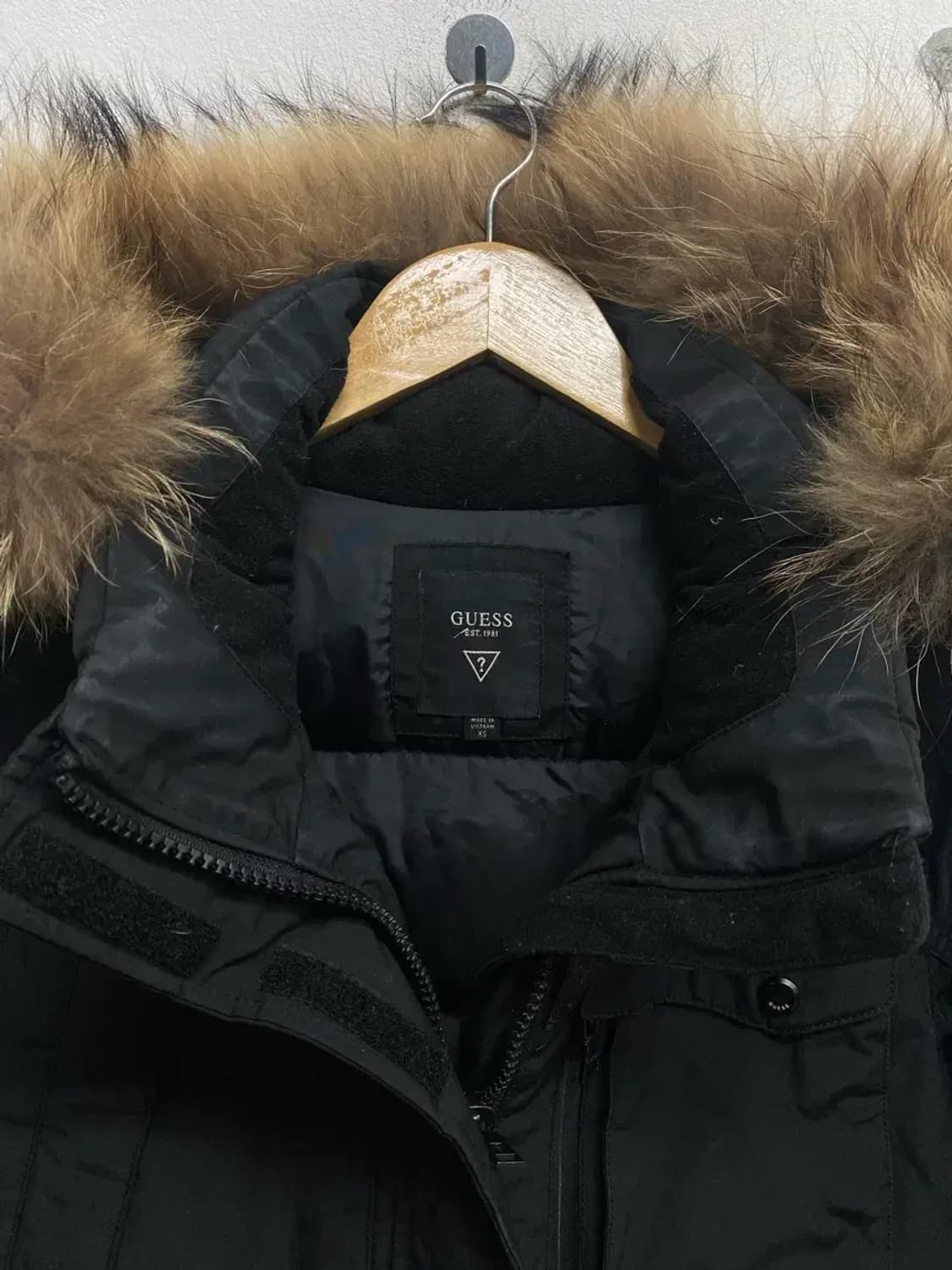 게스 너구리털 덕다운 패딩 XS 상품이미지4