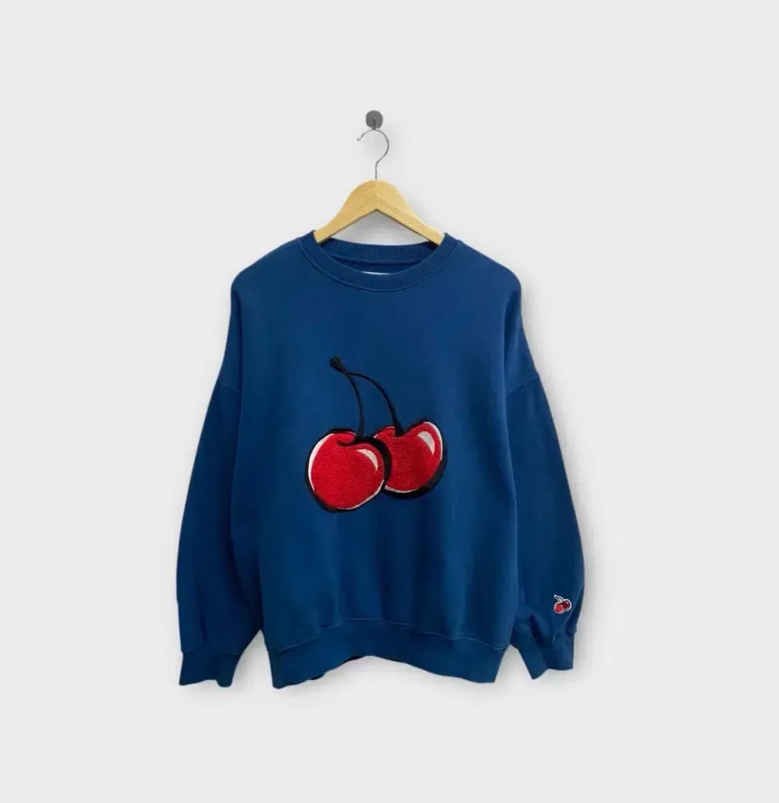 키르시 기모 빅체리 스웨트 셔츠  free 상품이미지1