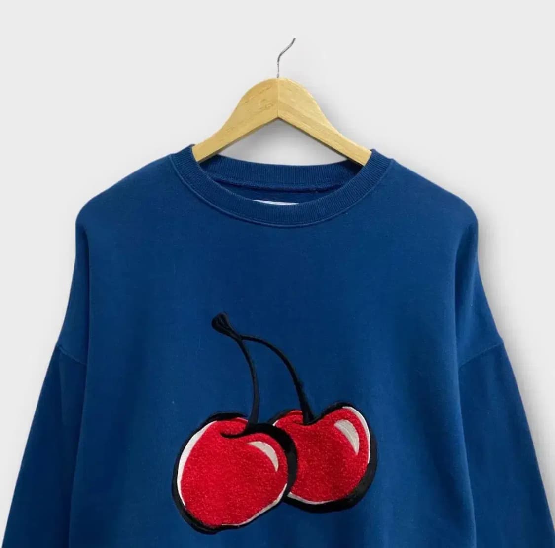 키르시 기모 빅체리 스웨트 셔츠  free 상품이미지2