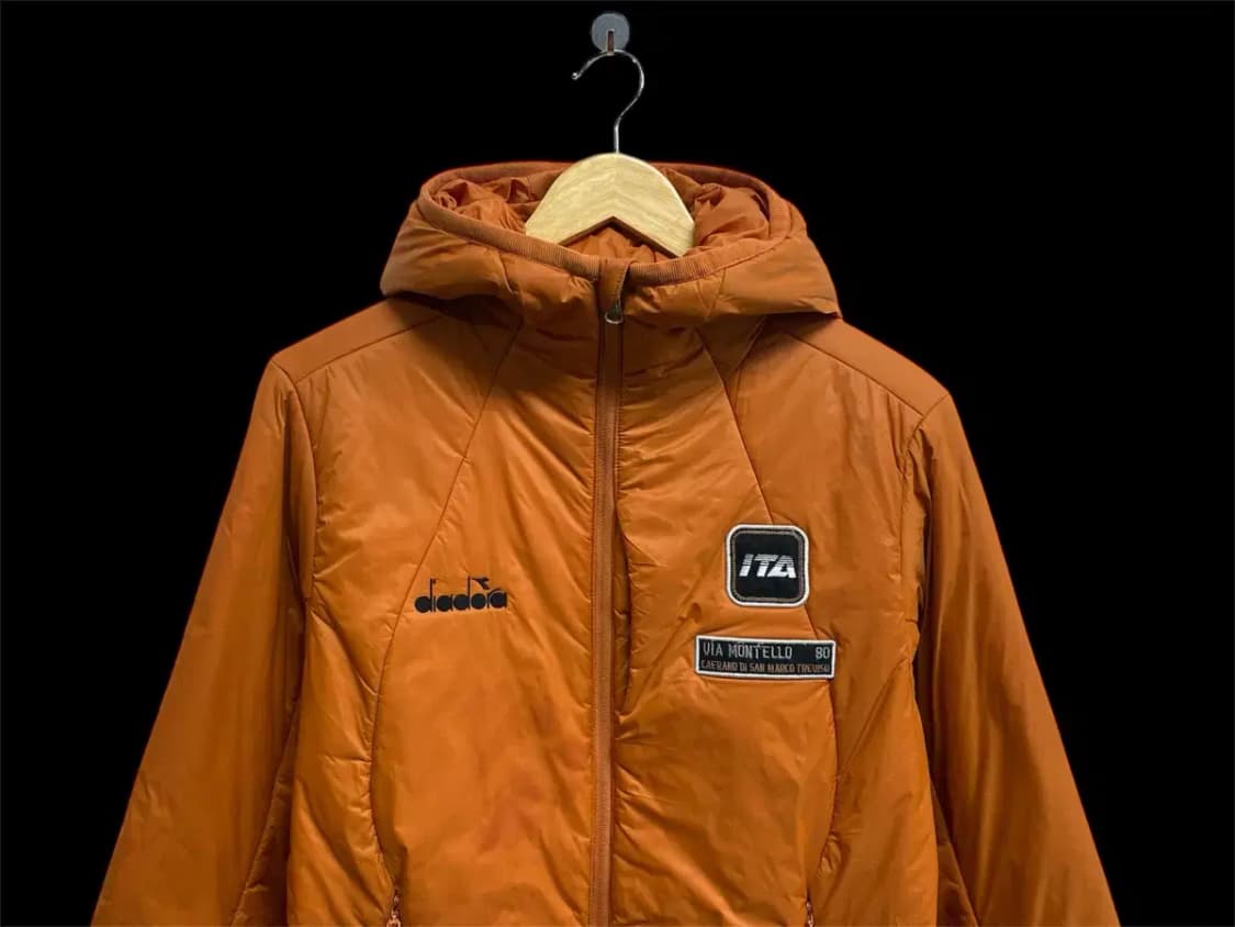 디아도라 윈터 피트크루 와펜 패딩 카멜 S 상품이미지2