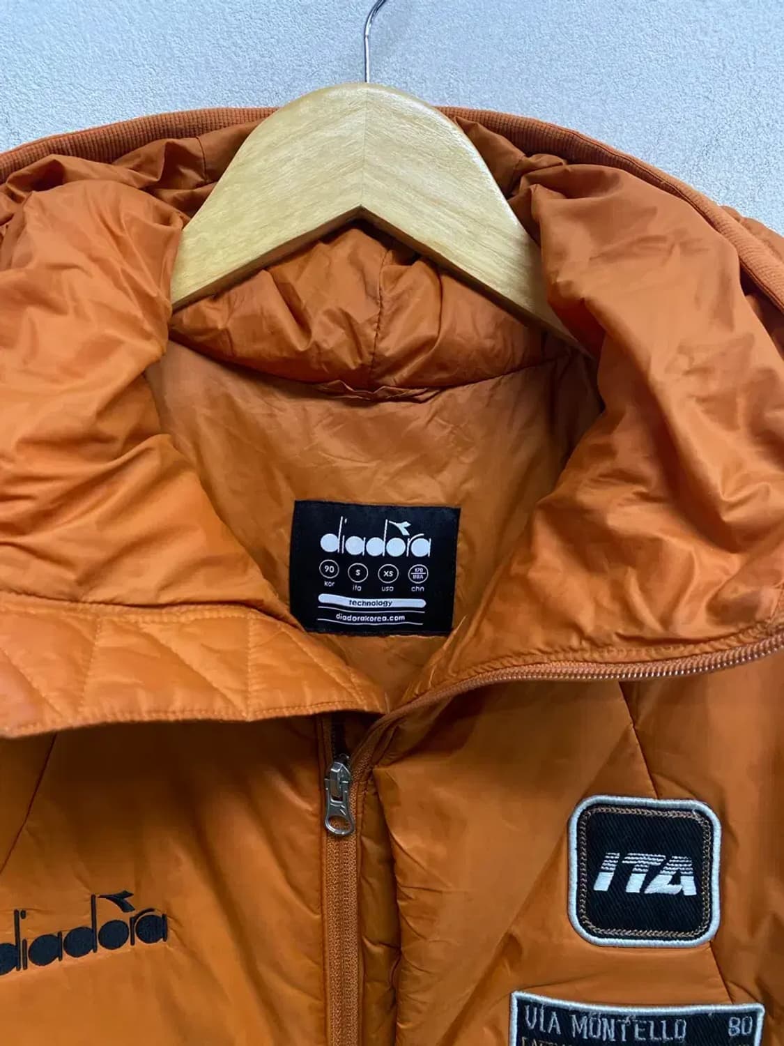 디아도라 윈터 피트크루 와펜 패딩 카멜 S 상품이미지5