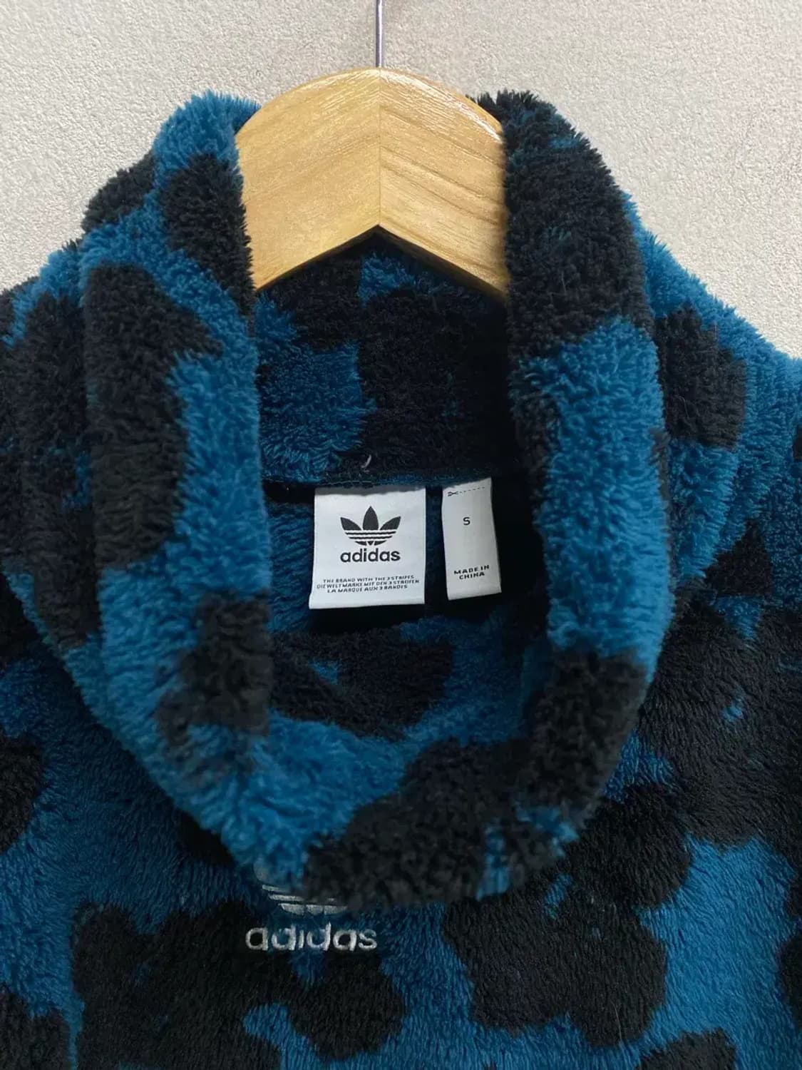 아디다스 쉐르파 레오파드 스웨터 블루 S 상품이미지4